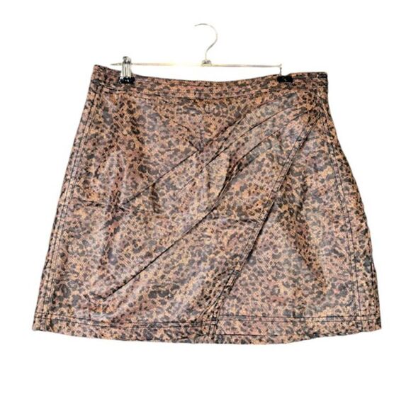 Free People Fake Out Leopard Print Faux Leather Faux Wrap Mini Skirt Size 2 - Picture 2 of 12